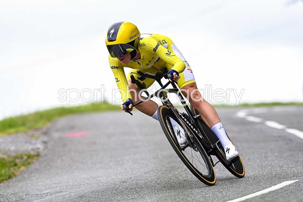 Demi Vollering Netherlands descends Yellow Jersey Stage 8 Tour de France Femmes 2023