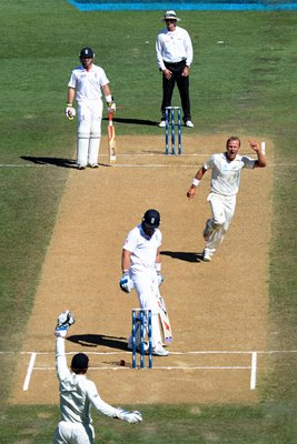 Matt Prior nearly bowled by Neil Wagner Auckland 2013