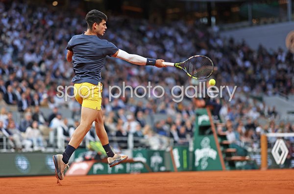 Carlos Alcaraz Spain forehand v Stefanos Tsitsipas French Open 2024