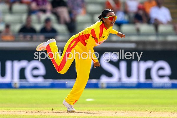 Alana King Trent Rockets bowls v Birmingham Phoenix The Hundred Edgbaston 2024