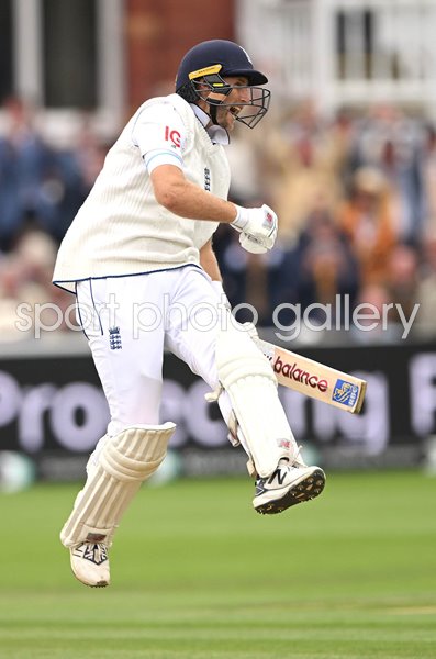 Joe Root celebrates record 34th England test century Lord's Test Match 2024
