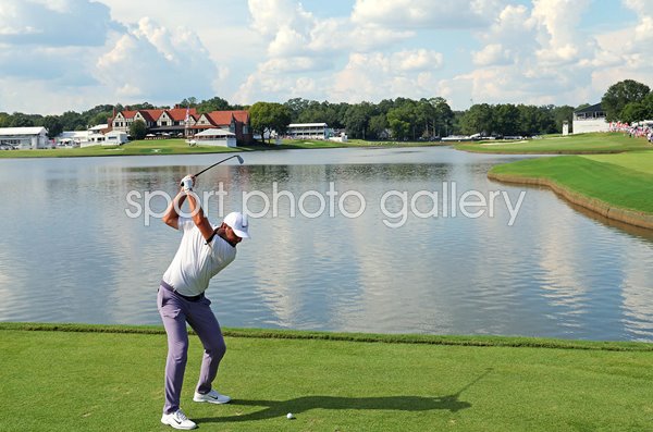 Scottie Scheffler USA 8th tee East  Lake TOUR Championship 2024
