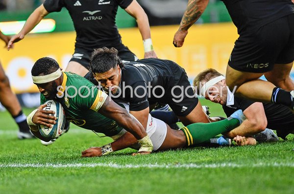 Siya Kolisi South Africa scores v New Zealand The Rugby Championship Cape Town 2024