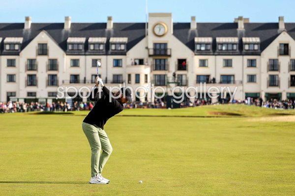 Tommy Fleetwood England 18th hole Carnoustie Dunhill Links 2024