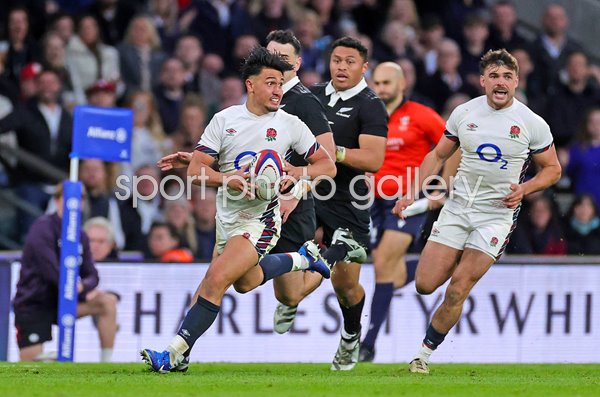 Marcus Smith England breaks v New Zealand Autumn Nations Series 2024