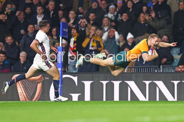 Max Jorgensen Australia scores last minute winning try v England Twickenham 2024