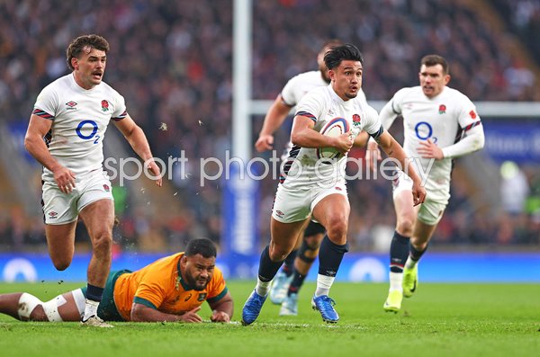Marcus Smith England breaks v Australia Autumn Series Twickenham 2024