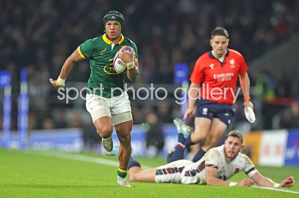 Kurt-Lee Arendse South Africa breaks v England Autumn Series Twickenham 2024