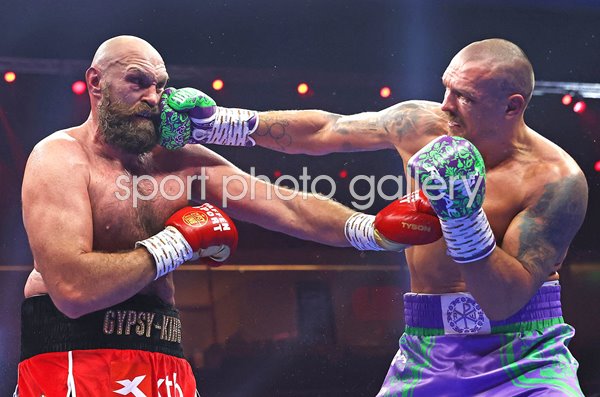 Oleksandr Usyk punches Tyson Fury World Heavyweight Title rematch Riyadh 2024