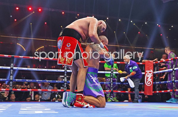 Tyson Fury embraces Oleksandr Usyk after rematch fight Riyadh 2024