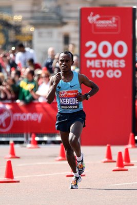 Tsegaye Kebede wins London Marathon 2013
