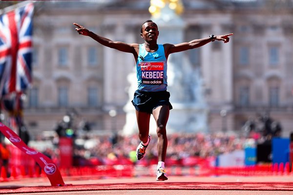 Tsegaye Kebede wins London Marathon 2013