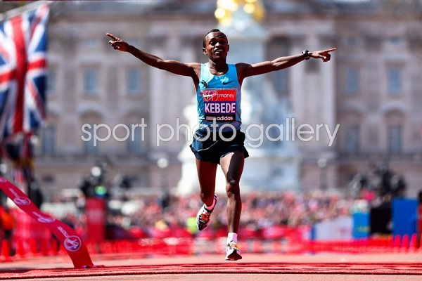 Tsegaye Kebede wins London Marathon 2013