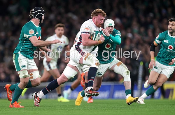 Ollie Chessum England v Mack Hansen Ireland Dublin Six Nations 2025
