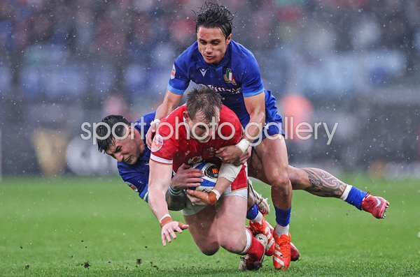 Nick Tompkins Wales v Ange CapuozzoItaly Italy Rome Six Nations 2025