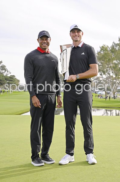 Host Tiger Woods with Genesis Champion Ludvig Åberg Sweden Torrey Pines 2025  