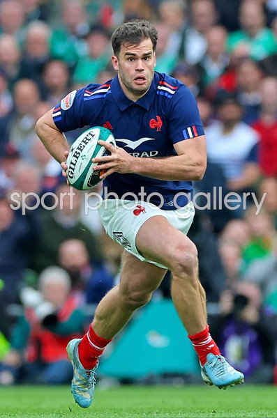 Damian Penaud France on the ball v Ireland Dublin Six Nations 2025