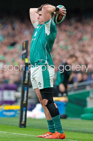 Dan Sheehan Ireland lineout throw v France Dublin Six Nations 2025
