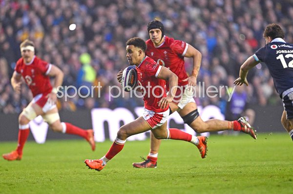 Ben Thomas Wales scores v Scotland Murrayfield Six Nations 2025