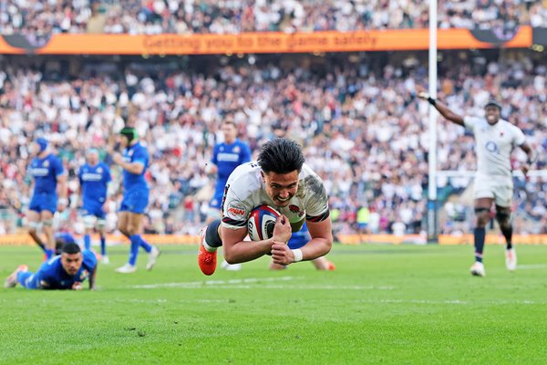 Marcus Smith England scores v Italy Twickenham Six Nations 2025