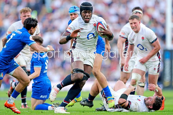 Ben Earl England breaks through v Italy Twickenham Six Nations 2025