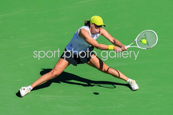 Iga Swiatek Poland stretch backhand Indian Wells 2025