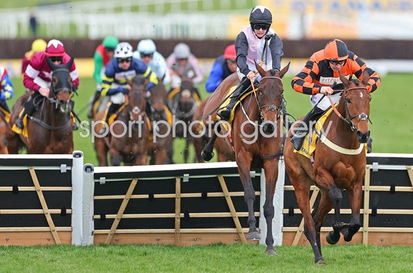 Rachael Blackmore & Air of Entitlement win Ryanair Mares' Novices' Hurdle Cheltenham 2025