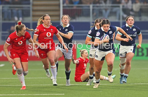 Lisa Thomson Scotland breaks v Wales Women's Six Nations 2025