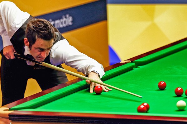 Ronnie O'Sullivan World Snooker action 2013