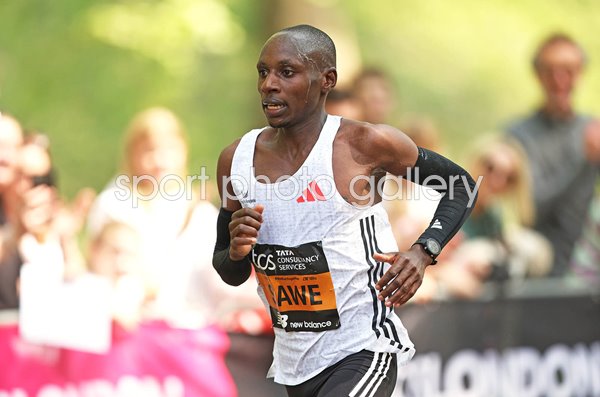 Sabastian Sawe Kenya wins London Marathon 2025