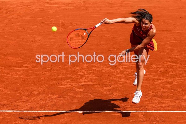 Emma Navarro USA serves French Open Paris 2025