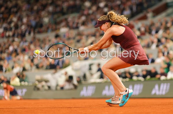 Mirra Andreeva plays a backhand French Open Paris 2025