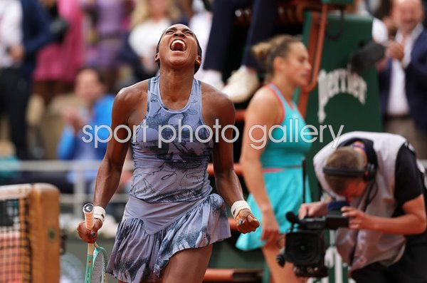 Coco Gauff USA celebrates French Open Victory Paris 2025