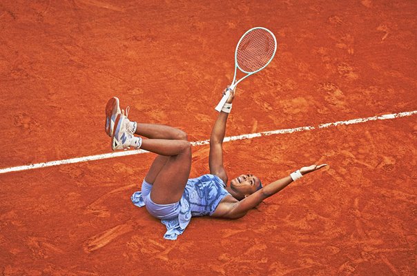 Coco Gauff USA winning moment v Aryna Sabalenka French Open Final 2025