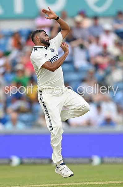 Mohammed Siraj India bowls v England 1st Test Headingley Leeds 2025