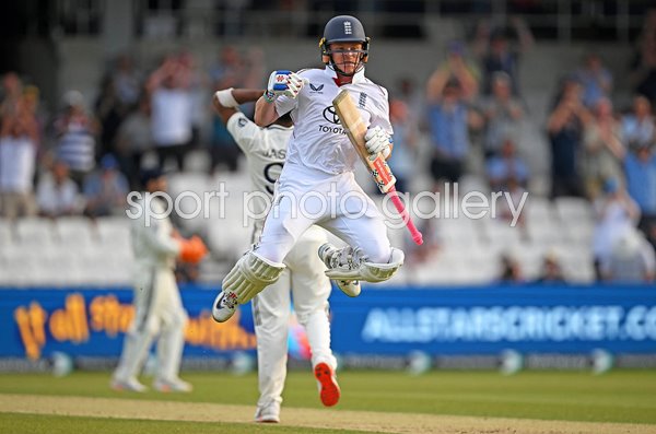 Ollie Pope England celebrates century v India 1st Test Headingley 2025