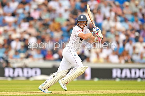 Ollie Pope England bats v India 1st Test Headingley 2025