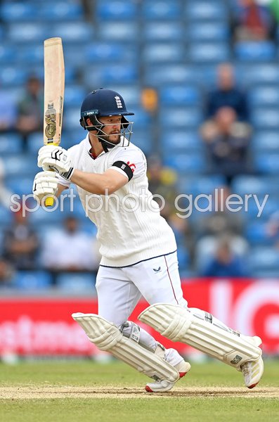 Ben Duckett England v India bats day 5 1st Test Headingley 2025