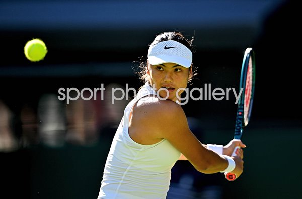 Emma Raducanu Great Britain Backhand Focus Wimbledon 2025