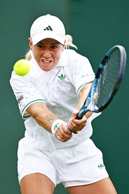 Sonay Kartal Great Britain backhand v Viktoriya Tomova Wimbledon 2025