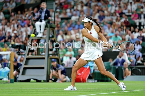 Emma Raducanu Great Britain backhand v Aryna Sabalenka Wimbledon 2025