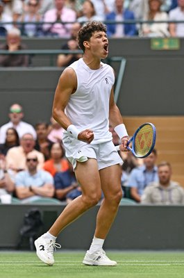 Ben Shelton USA celebrates v Lorenzo Sonego Italy Wimbledon 2025