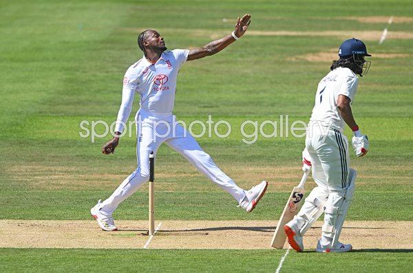 Jofra Archer England bowls v India Lord's Test Match 2025