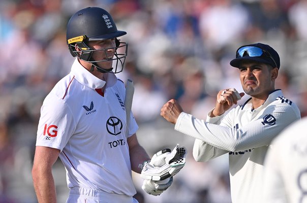 Zak Crawley England and India captain Shubman Gill exchange words Lord's Test 2025