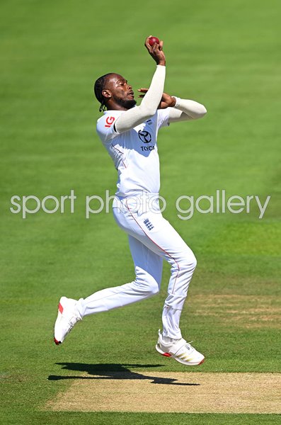 Jofra Archer England bowls v India Lord's Test Match 2025