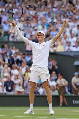 Jannik Sinner Italy celebrates Championship Point v Carlos Alcaraz Wimbledon 2025