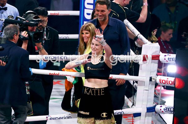 Katie Taylor celebrates after defeating Amanda Serrano New York 2025