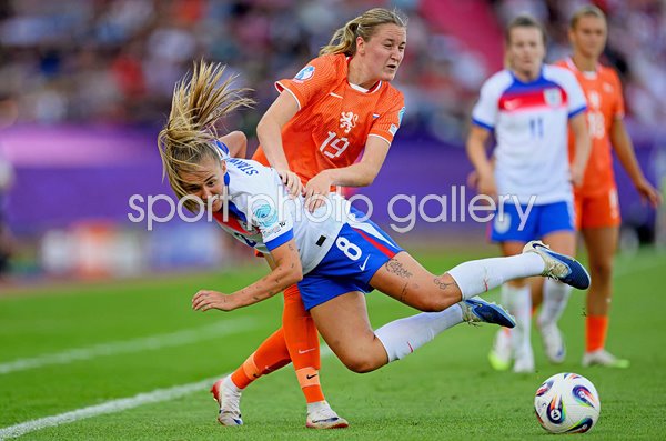 Georgia Stanway England v Wieke Kaptein Netherlands Group D Women's EURO 2025 