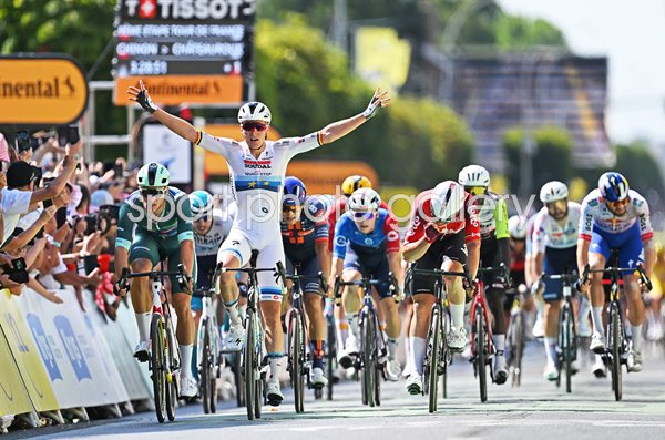 Tim Merlier Belgium wins Stage 9 sprint Tour de France 2025  
