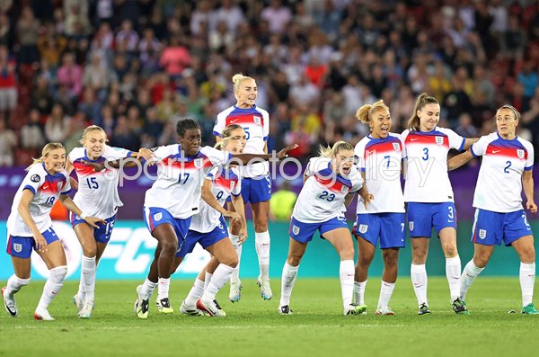 England celebrate win on penalties v Sweden Quarter Final Women's EURO 2025 